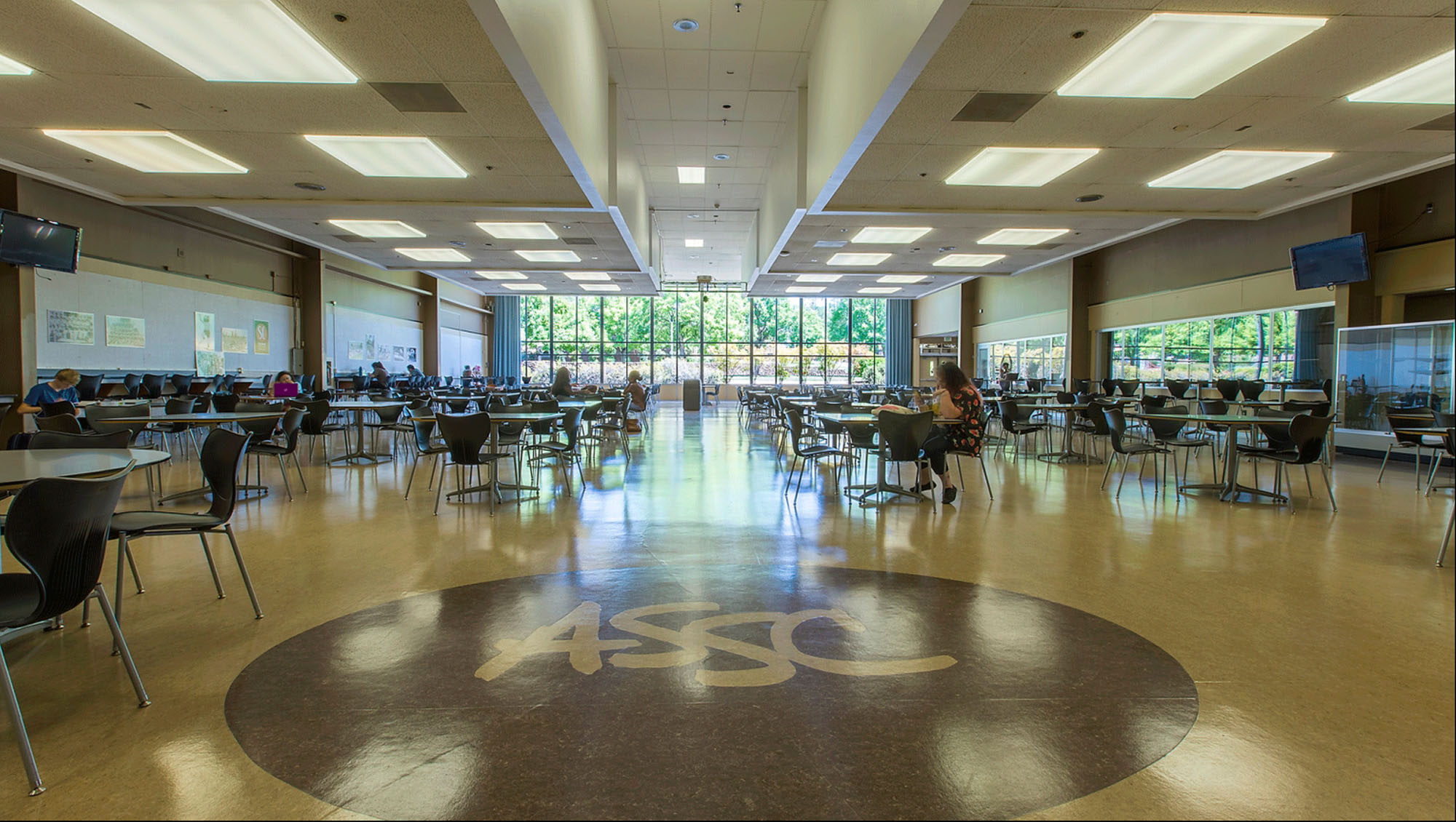 Seating area in cafeteria (J Building) on Rocklin Campus.